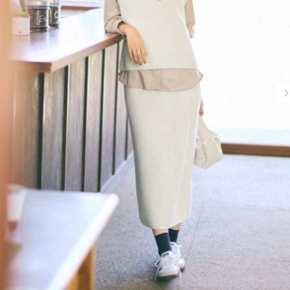 Uniqlo Cream Midi Skirt